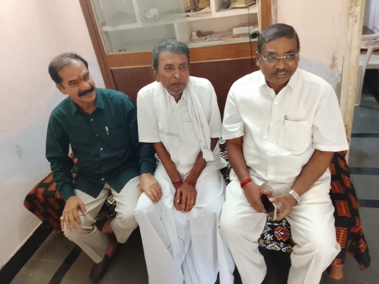 అనారోగ్యంతో బాధపడుతున్న కనుకుంట్ల కొమ్మాలుకు పరామర్శ