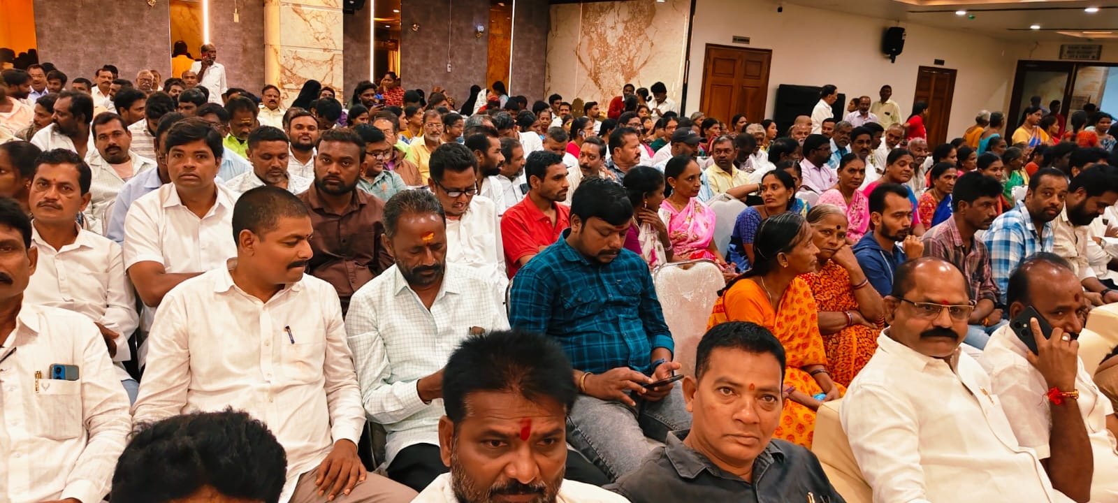 కార్యకర్తలతో కొండా సురేఖ కీలక భేటీ - Additional Image