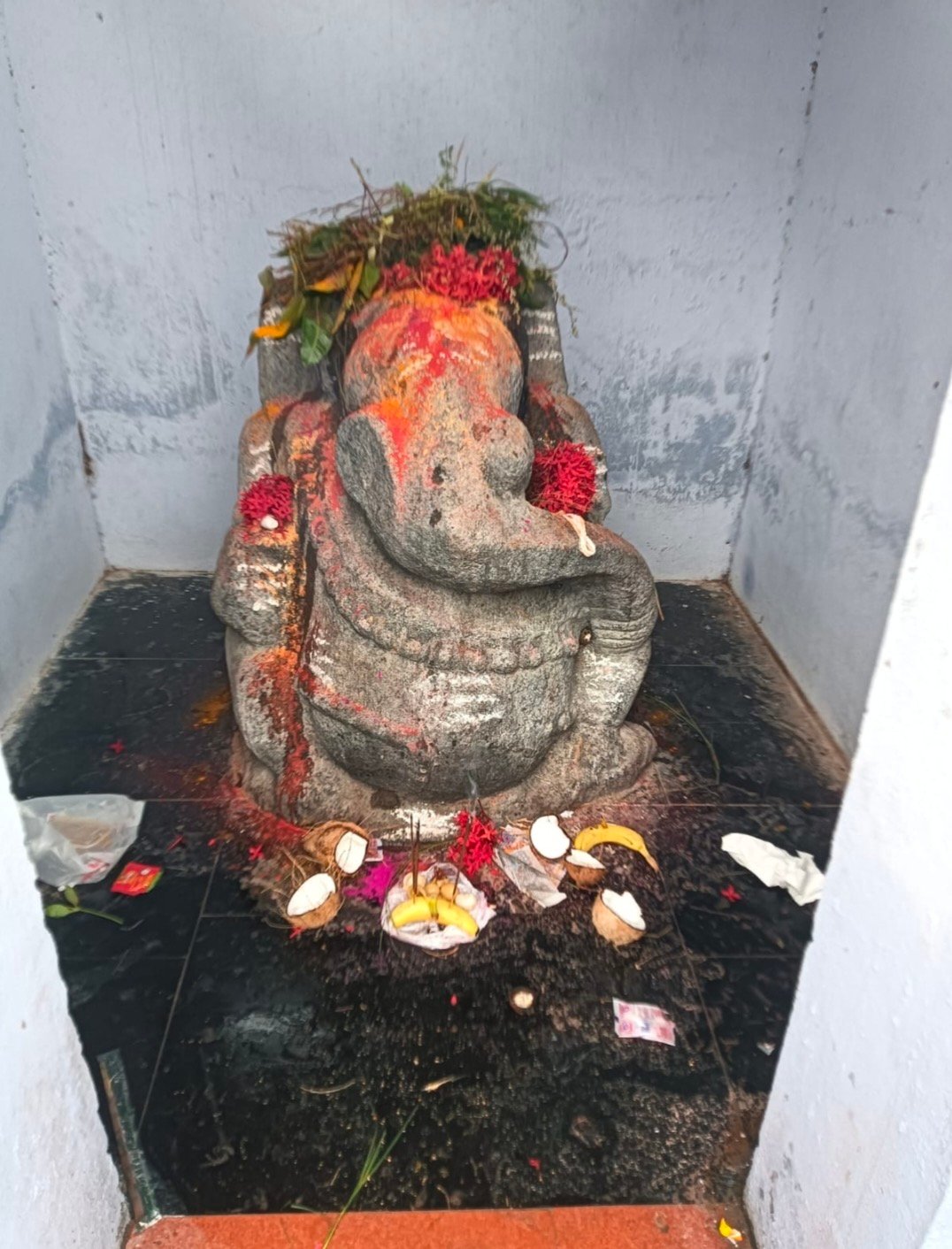 స్వయంభు గణపతికే నిత్య పూజలు కరువా..? - Additional Image