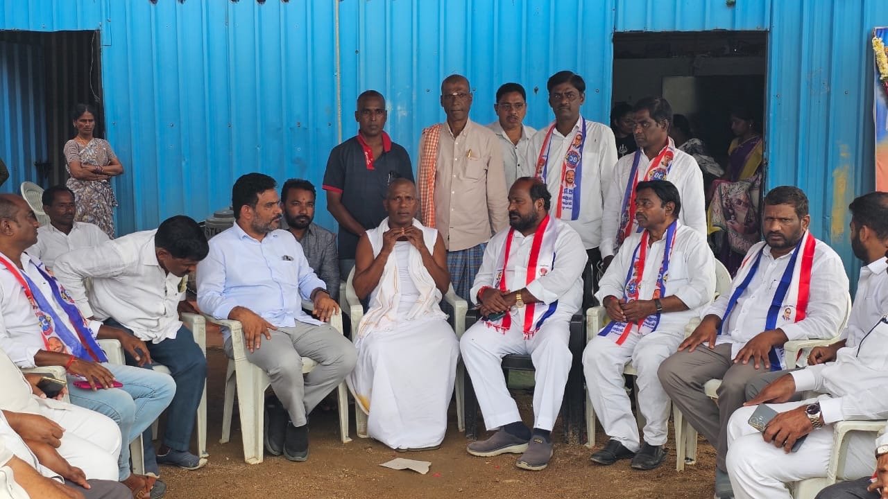 అమరవేణి నర్సాగౌడ్ కుటుంబానికి పరామర్శ