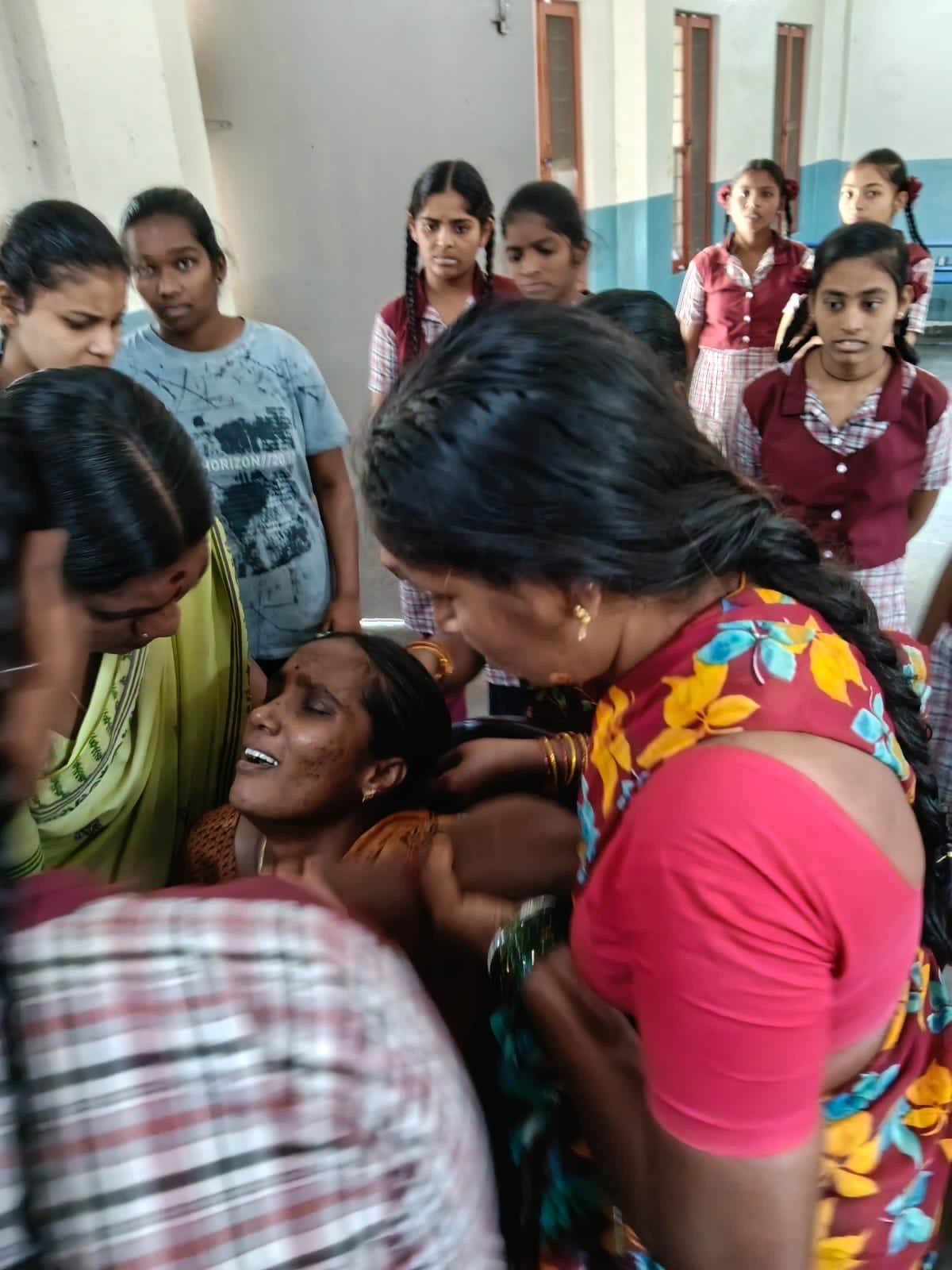 కస్తూర్బా పాఠశాలలో వేడినీళ్ల ప్రమాదం! - Additional Image